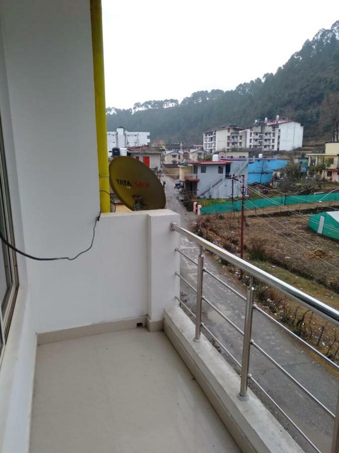 Hotel Vindhwashni Haldwāni エクステリア 写真