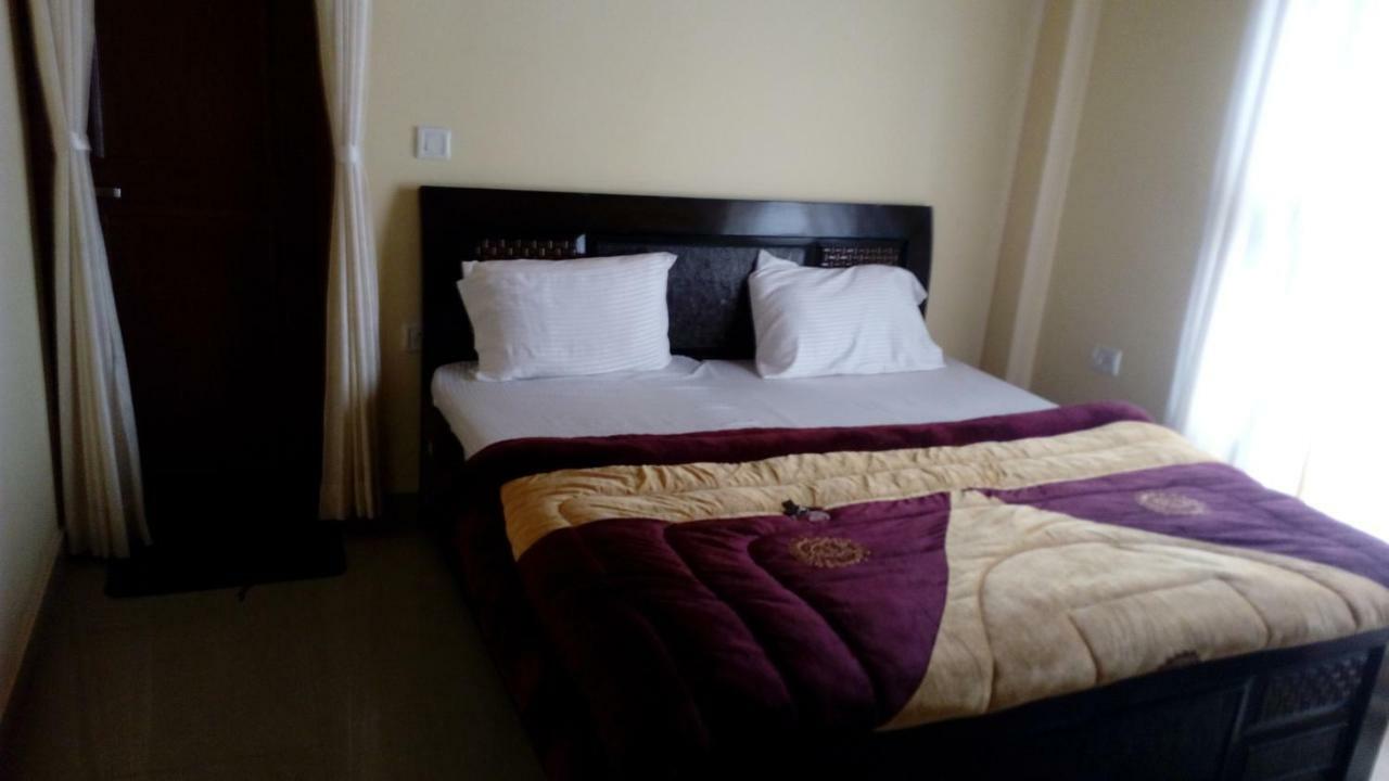 Hotel Vindhwashni Haldwāni エクステリア 写真